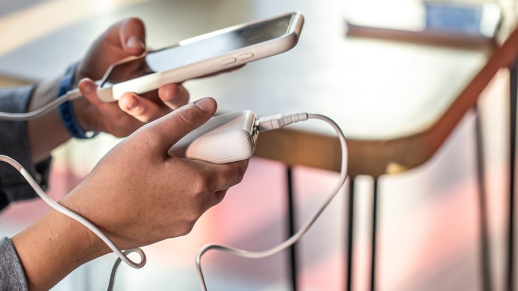 Non-Apple Certified Cable