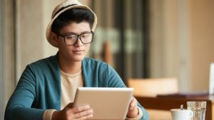 Advantages and Disadvantages of E-Books