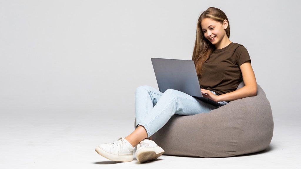 Advantages and Disadvantages of E-Learning