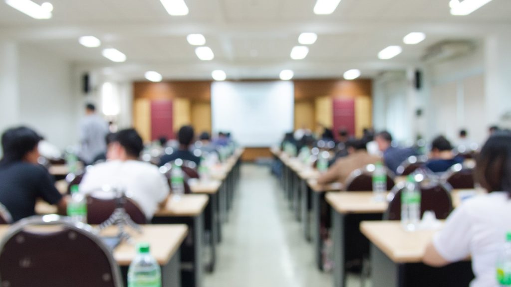 Advantages and Disadvantages of Offline Classes