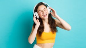 Advantages and Disadvantages of Headphones