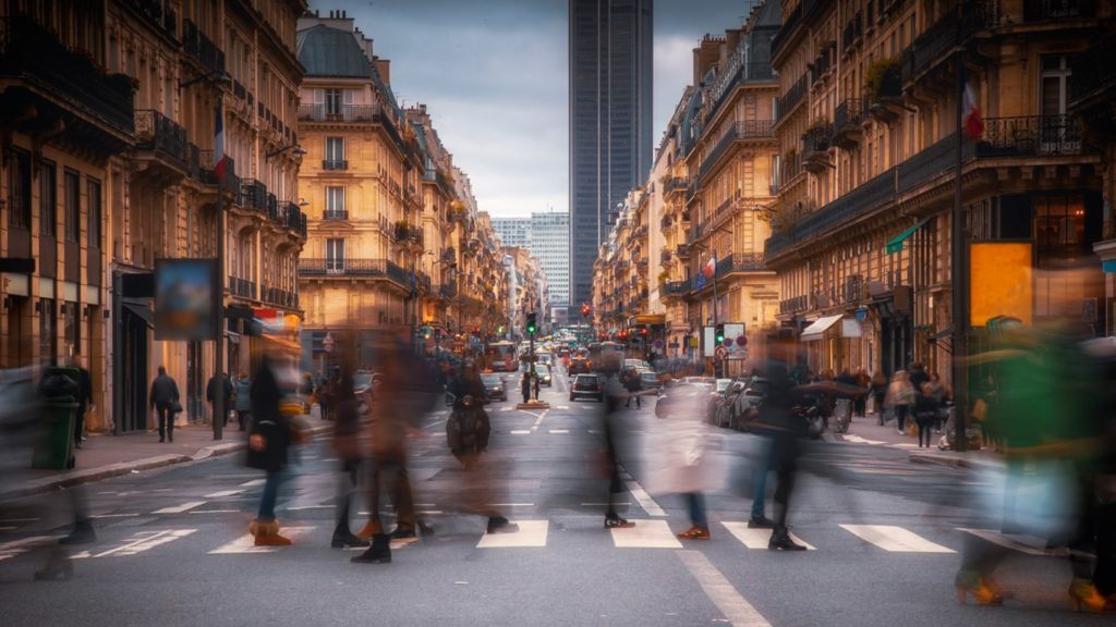 Advantages and Disadvantages of City Life